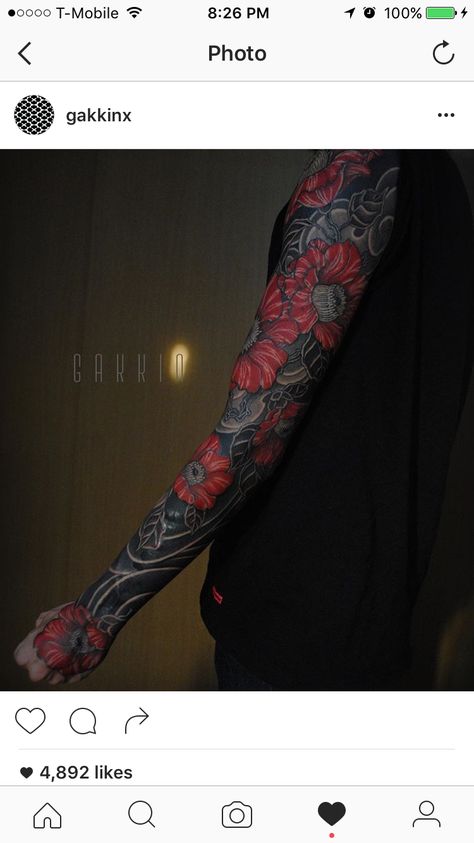 Tattoo Japonais, Tattoos Pinterest, Japanese Flower Tattoo, Solid Black Tattoo, Black Tattoo Cover Up, Neotraditional Tattoo, Full Arm Tattoos, Muster Tattoos, Geniale Tattoos