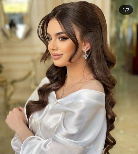 Brunette Bride, Formal Hairstyles For Long Hair, Engagement Hairstyles, Bridesmaid Hair Makeup, Elegant Wedding Hair, Long Hair Wedding Styles, Wedding Hair Inspiration, Hairdo For Long Hair, Wedding Hairstyles For Long Hair