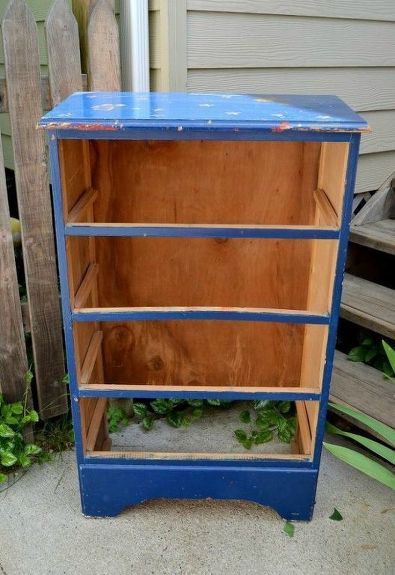 Antique Wooden Desk, Furniture Repurposing, Chic Nightstand, Sewing Station, Kids Bench, Repurposed Dresser, Dresser Ideas, Old Coffee Tables, Country Chic Paint