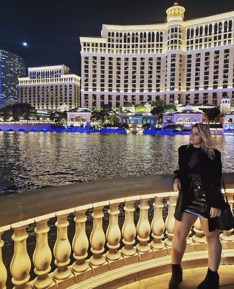 Las Vegas Outfit Winter What To Wear, Las Vegas Aesthetic Outfit, Las Vegas Winter Outfit Ideas, Vegas Instagram Pictures, Vegas Poses, Lv Outfit, Las Vegas Photoshoot, Las Vegas Outfits Winter, Vegas Outfits Nightlife