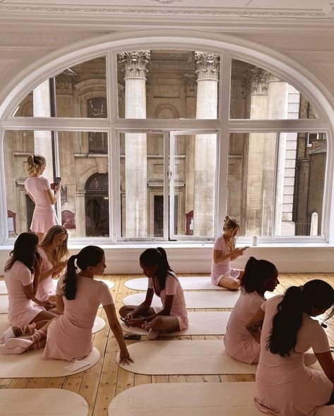 oh I wasn’t sad, I just needed a yoga class in an art gallery with all of my best friends dressed in pretty pink matching outfits 🩰🎀✨ // #weareTALA #teamTALA @penelopechloe and friends style our dayflex built-in support princess seam top and dayflex wrap waist skort Pink Matching Outfits, Ballet Aesthetic, Friends Style, Princess Seam, Yoga Class, Big Picture, Girls Best Friend, Pretty Pink, Matching Outfits