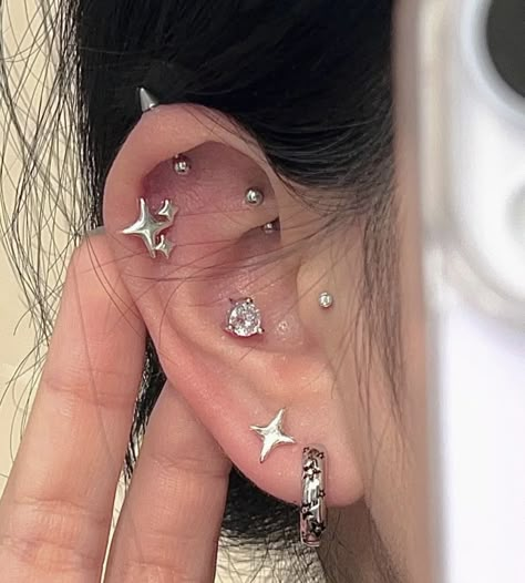 Ušný Piercing, Cool Ear Piercings, Pretty Ear Piercings, Cute Ear Piercings, Cool Piercings, Piercing Inspo, Cute Piercings, Body Jewelry Piercing, Piercings Jewelry