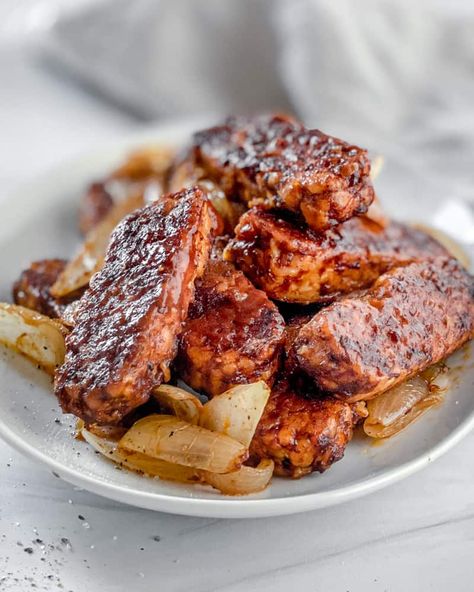 BBQ Tempeh Meal Prep Bodybuilding, Bbq Tempeh, Bbq Meals, Vegetarian Barbecue, Tempeh Recipes, Vegan Raw, Summer Pasta Salad, Beet Salad, Tempeh