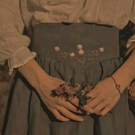 Barbara Lima, Lima Aesthetic, Fotografi Vintage, All Food, Dark Academia Aesthetic, Fantasy Aesthetic, Academia Aesthetic, Pretty Photos, Dreamy Art