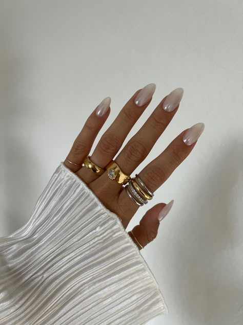 Cute Gold Jewelry, Ring Stacks, Ring Jewellery Design, Mixed Metal Rings, Mixed Metal Jewelry, Gold And Silver Rings, Ring Stack, Gold Ring Stack, Classy Jewelry