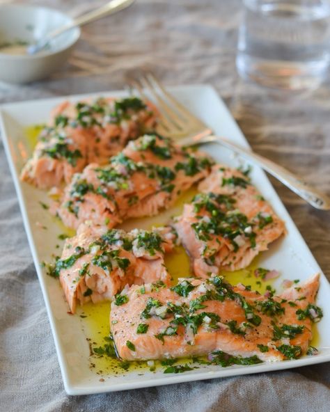 Pescatarian Food, Roasted Salmon Recipes, Fedtforbrændende Mad, Sauce Tartare, Once Upon A Chef, Slow Roast, Passover Recipes, Roasted Salmon, Cooking Salmon