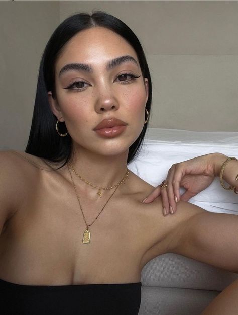 Amanda Khamkaew, Brow Freeze, Cool Brown, Ethereal Makeup, Make Up Inspo, Pretty Makeup, Cute Makeup, Aesthetic Makeup, Simple Makeup