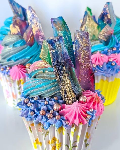 Crystal Cupcakes, Caking It Up, Dream Cake, Tag Your Friends, Happy Wednesday, Inspiration Ideas, Make A Wish, Hanukkah Wreath, No Instagram