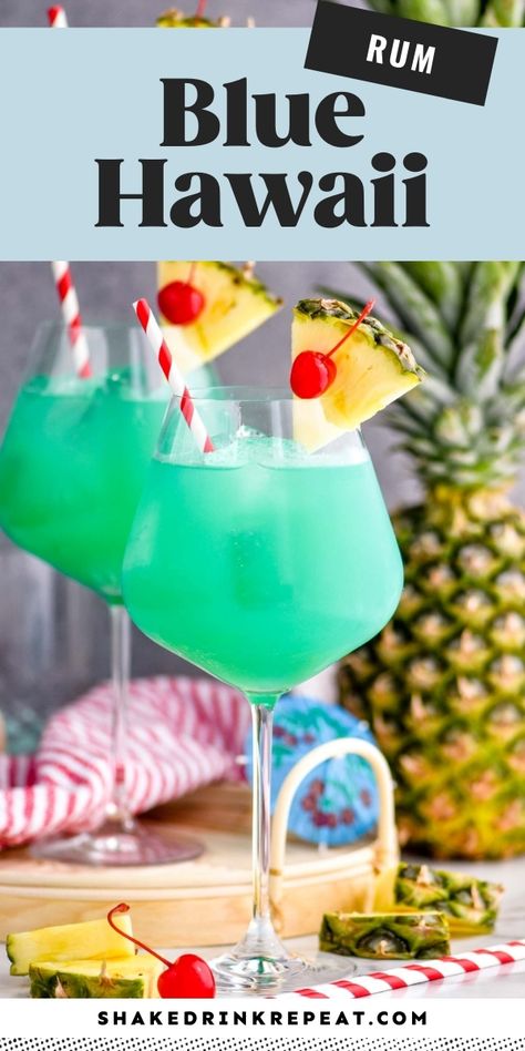 The Blue Hawaii is a tropical cocktail that is invigorating, fun, and just the right amount of sweet, making any day feel like vacation! Hawaii Drinks, Blue Hawaii Drink, Blue Hawaii Cocktail, Vodka Blue, Christmas Drinks Alcohol Recipes, Mix Drinks, Lilo Und Stitch, Summer Foods, Hawaii Food