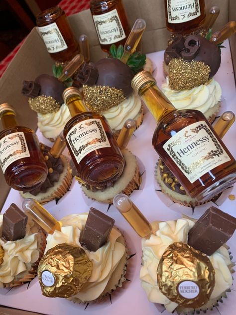 Mini Hennessy Bottle, Henny Cupcakes Ideas, Hennessy Party Ideas For Men, 24th Birthday Cupcake Ideas, Hennessy Cupcakes Ideas, Henny Theme Party Ideas, Henny Cake Birthday Men, Hennessy Gift Ideas For Him, Hennessy Birthday Cakes For Men