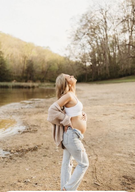 Maternity Pictures With Iphone, Maternity Just Mom Pictures, Short Hair Maternity Pictures, Maternity Photos Mom Only, Jeans Pregnancy Photoshoot, Solo Maternity Poses, Maternity Pictures Jeans, Single Mom Maternity Pictures, Maternity Pictures Single Mom