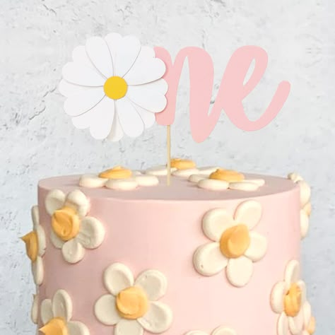 Daisy Birthday Cake Ideas, First Birthday Cake Flowers, Flower Smash Cake, Groovy Birthday Cakes, Boho Daisy Birthday Cake, Daisy Cake Smash, Daisy Themed Cake, Daisy First Birthday Cake, Daisy Smash Cake