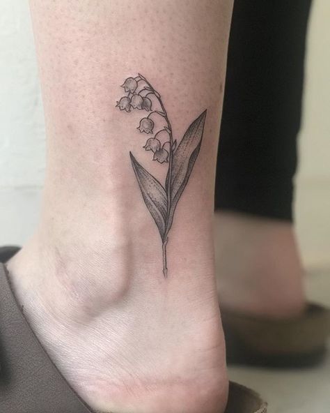 Lily of the Valley tattoo Tattoo Planets, Lily Of The Valley Tattoo, Valley Tattoo, Skull Hand Tattoo, Tattoo Diy, Tattoo Dotwork, Band Tattoos, Prison Tattoos, Flame Tattoos