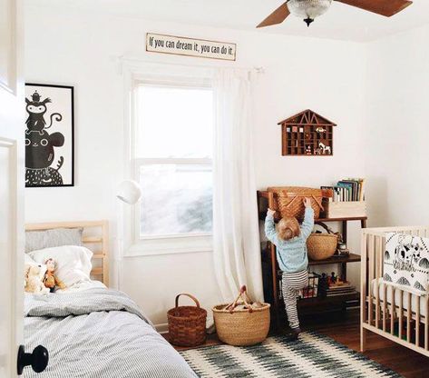 19 stunning shared bedrooms for babies and kids Boho style baby and toddler shared room #sharedbedrooms #sharedbedroom #boho #baby #kidsbedroomideas Baby And Toddler Shared Room, Toddler And Baby Room, Shared Nursery, Toddler Bunk Beds, Boy Instagram, Boys Shared Bedroom, Diy Bunk Bed, Shared Kids Room, Shared Bedroom