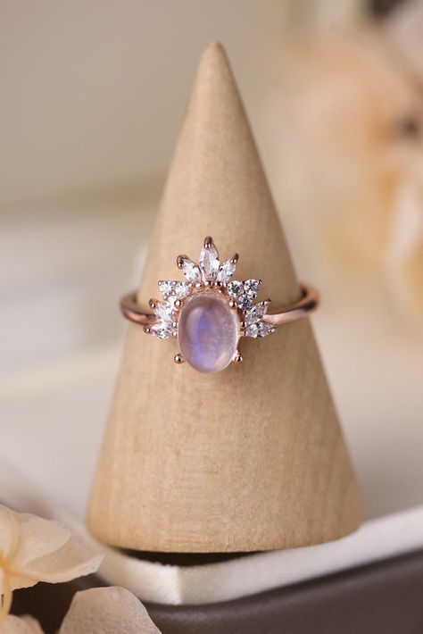 Check out this product 😍 High Quality Natural Moonstone 18K Rose Gold-Plated 925 Sterling Silver Ring 😍 by Quartz Quest starting at $66.00. Tiana Wedding, Bleu Violet, Rose Gold Band, Luz Natural, Moonstone Jewelry, White Gold Jewelry, Blue Violet, Gold Plated Rings, Moonstone Ring