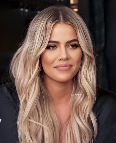 Blonde Hair Khloe Kardashian, Blonde Hair Transformation, Blonde Makeover, Blonde Transformation, Khloe Kardashian Hair, Iconic Hair, Kardashian Hair, Tan Skin Blonde Hair, Kloe Kardashian