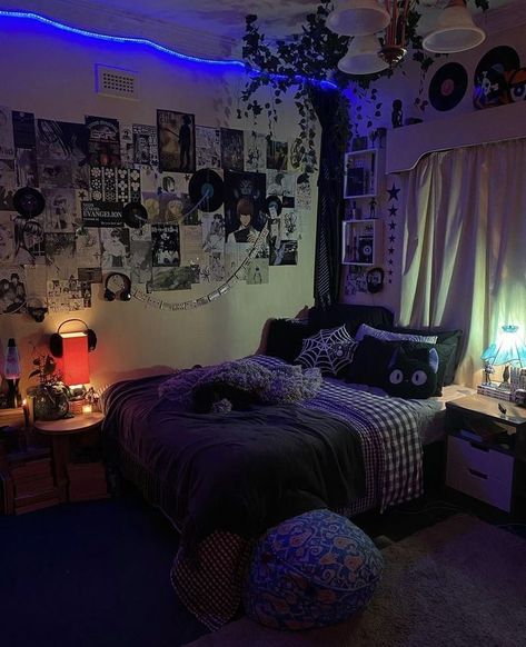 Tomboy Aesthetic Room, Room Ideas Alt, Emo Aesthetic Room, Emo Bedroom Aesthetic, Tomboy Room Ideas, Dark Dorm Room Aesthetic, Tomboy Room, Punk Room Aesthetic, Alternative Bedroom Ideas