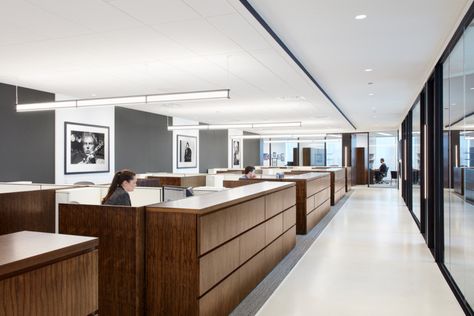 Commercial Interiors Office, Law Firm Design, Bureau D'art, Commercial And Office Architecture, Cool Office Space, Office Tour, City Office, Corporate Interiors, Chicago Architecture