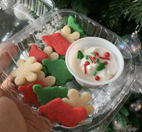 Cookie Dippers, Cookie Dipper, Christmas Platter, Christmas Baking Recipes, Healthy Dog Treats Homemade, Christmas Food Gifts, Cookie Kit, Soft Sugar Cookies, Sugar Cookie Designs