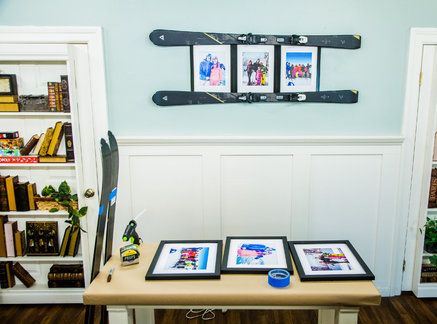 DIY Ski Photo Frame for everyone who loves hitting the slopes! DIY by Cameron Mathison! Tune in to Home & Family weekdays at 10a/9c on Hallmark Channel! Old Skis Ideas, Cameron Mathison, Diy Photo Frame, Old Skis, Rustic Decorating, Upcycling Ideas, Rustic Crafts, Family Diy, Upcycle Recycle