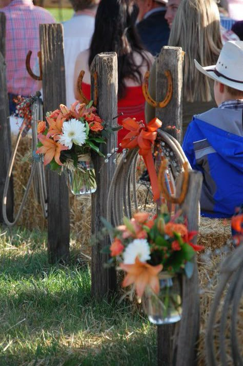 Western Wedding ~ decorating with ropes and mason jars Lasso Wedding, Country Western Wedding, Cowgirl Wedding, Wedding Decorating, Wedding Planner App, Cowboy Wedding, Into The West, Cute Wedding Ideas, Horse Shoe