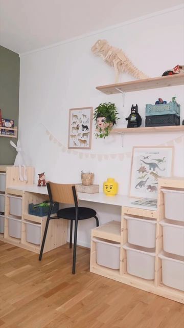 Trofast Table, Ikea Kids Desk, Diy Bureau, Trofast Ikea, Ikea Hack Kids, Ikea Desk Hack, Desk Hacks, Ideas Habitaciones, Ikea Trofast