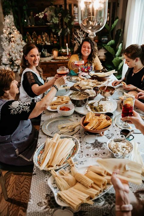 Today I'll show you How To Host A Tamalada, a tamal-making party that is a festive celebration of community and culinary craftsmanship. Tamalada Party, Tamale Making Party, Dessert Tamales, Tamale Party, Bueno Recipes, Patis Mexican Table, Mexican Tamales, Traditional Mexican Dishes, Tamale Recipe