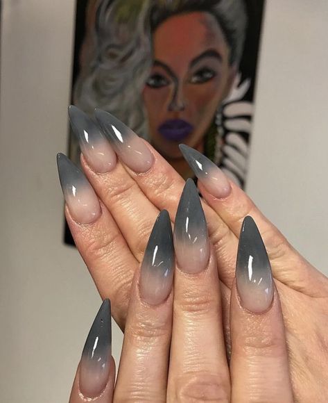 Ombre Nail Design, Grey Nail Art, Grey Acrylic Nails, Ombre Acrylic Nails, Ombre Nail Designs, Gray Nails, Round Nails, Unique Acrylic Nails, Minimalist Nails