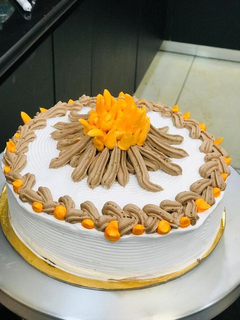 Lohri Cake, Happy Lohri, Elegant Birthday Cakes, Elegant Birthday, Birthday Cakes, Sweet Treats, Birthday Cake, Cake, Birthday