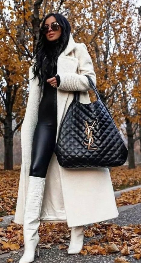 Maria Vizuete, Elegantes Outfit Damen, Mia Mia Mine, Mia Mia, Winter Fashion Outfits Casual, Fall Outfits For Work, White Coat, Komplette Outfits, Fall Fashion Outfits