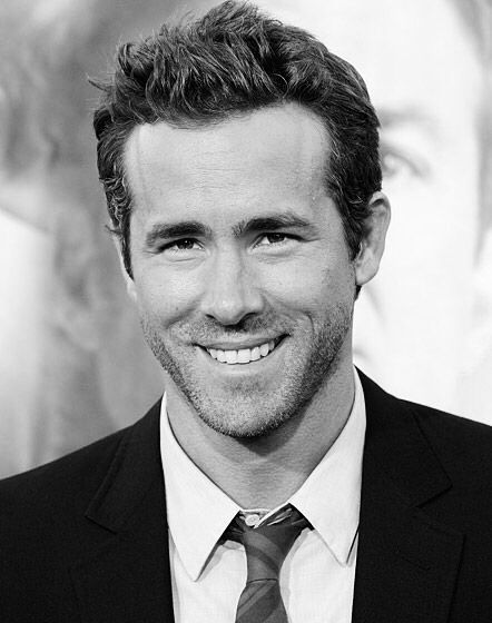 Ryan Reynolds Portrait, Ryan Reynolds Black And White, Sandra Bullock Ryan Reynolds, Blake Reynolds, Ryan Reynolds Deadpool, Theo James, Marvel Actors, Celebrity Portraits, Young Black