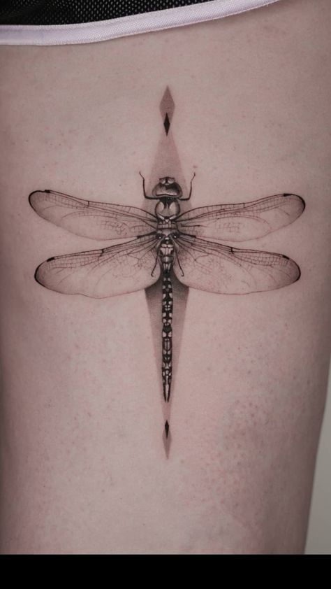 Dragonfly 3d Tattoo, Male Dragonfly Tattoo, Realistic Dragonfly Tattoo, Unique Dragonfly Tattoo, Dragon Fly Tattoo Designs, Dragonfly Tattoo Ideas, Pictures Of Tattoos, Dragonfly Tattoos, Feminine Shoulder Tattoos