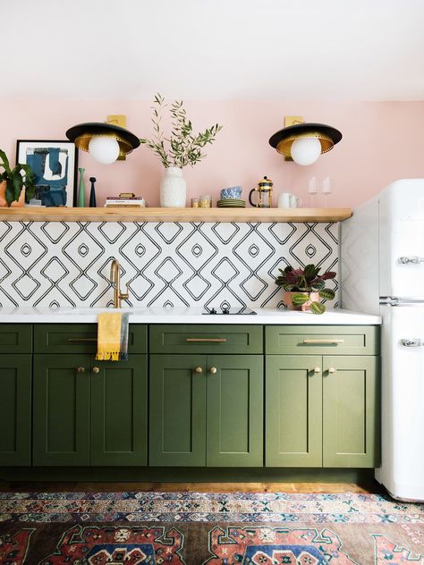 Kabinet Dapur, One Room Challenge, Green Cabinets, Room Challenge, Boho Kitchen, Kitchen Trends, Trendy Kitchen, Green Kitchen, Decor Minimalist