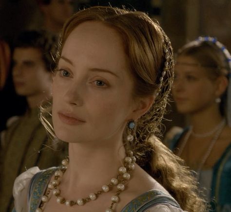 Giulia Farnese - The Borgias "The French King" Giulia Farnese, Port Wine Stain, Lotte Verbeek, The Borgia, The Borgias, Memorial Garden, House Of Dragons, Father Figure, Period Dramas