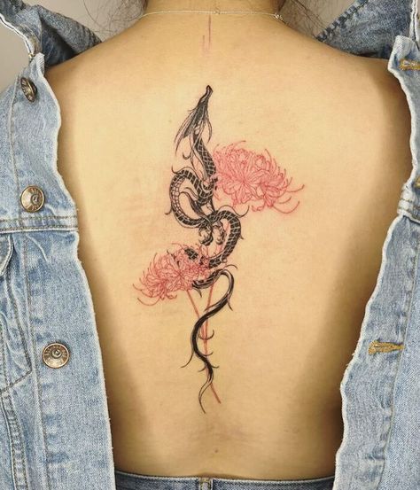 Chinese Dragon Spine Tattoo, Dragon Spinal Tattoo, Dragon Tattoo On Spine, Chinese Dragon Back Tattoo, Japanese Spine Tattoo Women, Spine Tattoos For Women Unique, Japanese Spine Tattoo, Pelvis Tattoos Women, Japanese Dragon Tattoo Designs