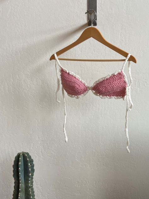 Star Bra Crochet, Crochet Bikinis Boho, Crochet Bikinis Free Patterns, Raven Crochet, Crochet Rave, Crochet Ruffles, Crochet Bralettes, Lingerie Crochet, Bra Crochet