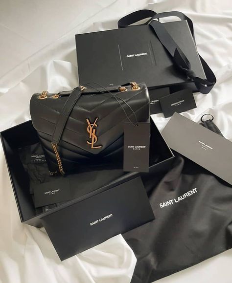 --- Unboxing like this, i could do it every day all day 😂❤️ #saintlaurent #saintlaurentbag #loulou #louloubag  #ysl #fashion #gucci #chanel #dior #louisvuitton #prada #fashionblogger #style #fendi #photography #yeezy #hermes #givenchy #luxury #youngthug #saintlaurent #xxl #youtube #hollywood #paris #ootd #versace #yvessaintlaurent Mochila Chanel, Ysl Girl, Girl Money, Magnolia Parks, Ysl Belt, Best Designer Bags, Handbags Louis Vuitton, Fotografi Vintage, Chanel Backpack