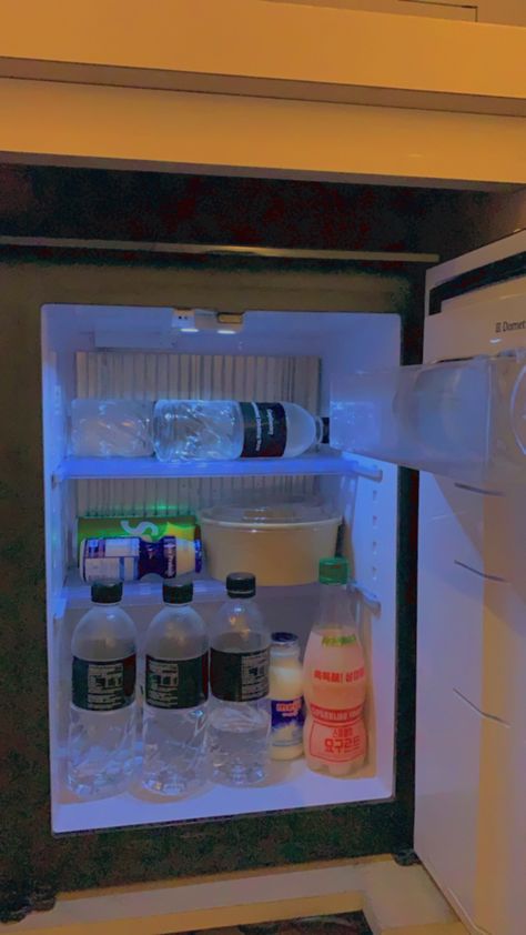 #aesthetic #minifridge #mini #cute Mini Fridge Asthetic, Mini Refregirator, Mini Fridge Aesthetic Food, Bedroom With Mini Fridge, Bedroom Snack Station Aesthetic, Aesthetic Mini Fridge, Mini Fridge Aesthetic, Mini Fridge In Bedroom Aesthetic, Fridge Aesthetic