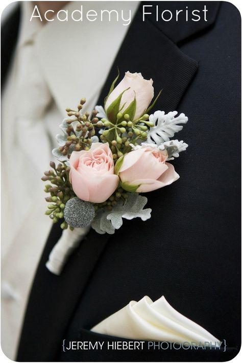 Rose Boutonnière - fancy one like this for the groom and then simpler ones for the other members Country Elegant Wedding, Wedding Flower Design, Wedding Party Flowers, Country Garden Weddings, Rose Boutonniere, Florist Wedding, Great Gatsby Wedding, Corsage Prom, Prom Flowers