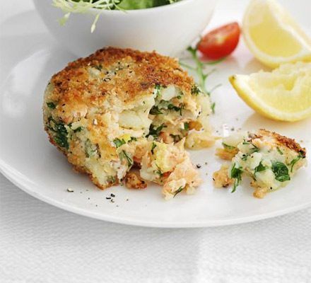 Salmon Fishcakes, Salmon Fish Cakes, Fish Supper, Fish Cakes Recipe, Best Salmon, Flaked Salmon, Salmon And Broccoli, Fish Cakes, Salmon Cakes