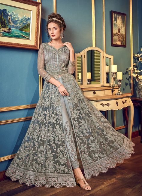 Indian Long Gowns, Gown Style Dress, Pakistani Lehenga, Celana Fashion, Designer Salwar Kameez, Anarkali Lehenga, Saree Bollywood, Designer Anarkali Suits, Lehenga Suit