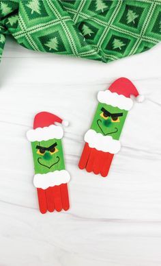 This Christmas season create your own Mr. Grinch with this popsicle stick Grinch craft for kids! Download the free printable template and let the kids make this simple project! It's great for older elementary aged kids. Grinch Craft, Stick Crafts For Kids, Popsicle Stick Craft, Popsicle Stick Christmas Crafts, Sticks Crafts, Popsicle Stick Crafts For Kids, Grinch Crafts, Kids Christmas Crafts, Popsicle Crafts