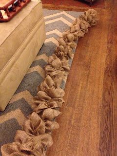 Southern DIY Diary: Burlap garland.. How-to! How To Make Garland, Diy Diary, Burlap Garland, Burlap Projects, Burlap Crafts, Burlap Christmas, Burlap Ribbon, Noel Christmas, Country Christmas