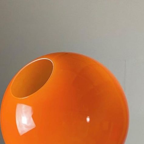 Deerstedt - Interior Design on Instagram: "New in ….Cool and rare Tibor Hazi space age floor lamp, Hungary 1973. #tiborhazi #floorlamp #spaceage #mcm #vintage #etsy #interiordesign #homestyling #stylish #deerstedt #homedecor #architct #70s #losangeles #nyc #london #paris #seoul #tokyo #berlin #brooklyn" Space Age, Hungary, Seoul, Floor Lamp, Brooklyn, Berlin, Tokyo, London, Paris