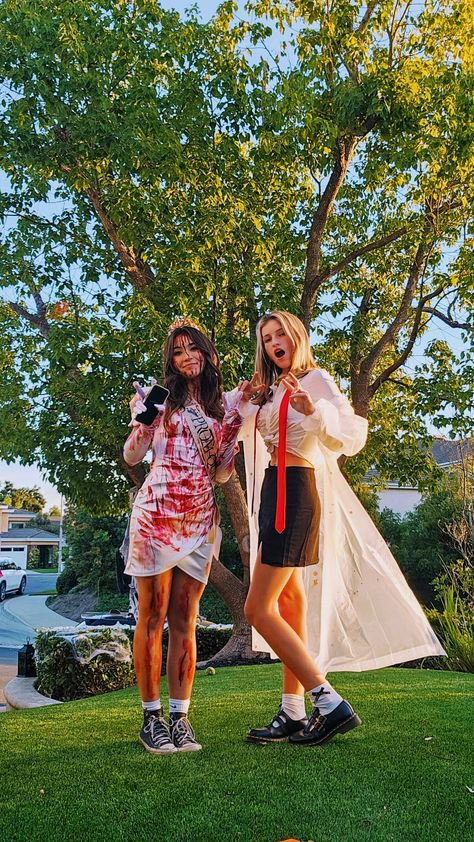 Halloween Costumes Carrie, Carrie Costume, Carrie Halloween Costume, Carrie Halloween, Girl Halloween Costumes, Fun Office, Patrick Bateman, Pretty Halloween Costumes, Spooky Party