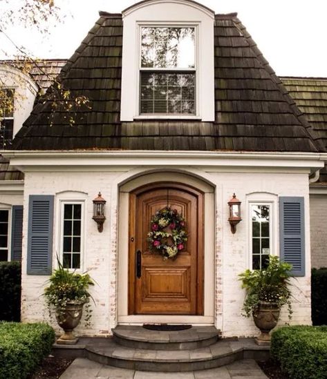 French Country Exterior, Painted Brick House, Blue Shutters, Cottage Exterior, Brick Exterior House, Casa Exterior, French Cottage, Pool Design, Painted Brick