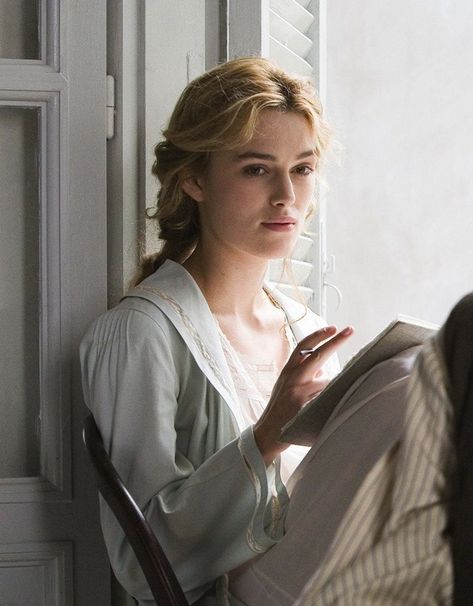 Keira Knightley as Hélène Joncour in Silk - 2007 Kira Knightly, Elisabeth Swan, Kiera Knightly, Sherilyn Fenn, Elizabeth Swann, Daily Love, Keira Knightly, Elizabeth Bennet, Academy Award