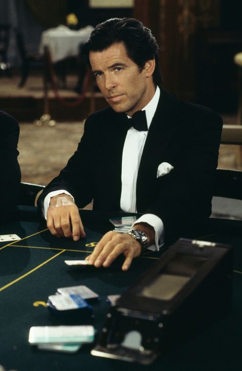 James Bond Actors, James Bond Style, 007 James Bond, Irish Actors, Pierce Brosnan, Bond Films, Bond Movies, Gq Magazine, Vintage Mens Fashion