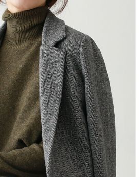 Cashmere and tweed... Tennis Shoes Outfit, Fashion Minimalist, Winter Dress Outfits, Blazer Outfit, Yoga Photography, Looks Street Style, Grey Coat, Winter Dress, Minimal Chic