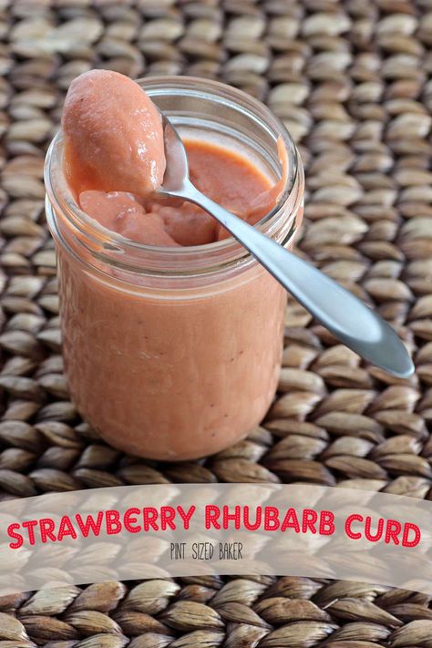 Homemade Strawberry Rhubarb Crd! It's what summers are made for! Rhubarb Curd, Rhubarb Meringue, Homemade With Love, Curd Recipe, Rhubarb Recipes, Strawberry Rhubarb, Sweet Sauce, Jams & Jellies, Eat Dessert